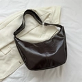 Borsa tote a mezzaluna in pelle lucida marrone scuro vintage con fibbia argento - Marrone