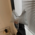 Sac à main géométrique argenté avec strass brillants et bandoulière chaîne mode - Argenté
