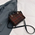 Borsa a tracolla vintage in lana a quadri con manico in pelle nera e dettagli dorati - Rosso & Nero (Senza Pendente)