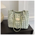 Borsa tote verde menta a bolle con catena di perle e applicazione logo minimalista - Verde