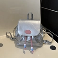 Mini mochila plateada metalizada para niñas con etiqueta rosa y estilo vintage - Plateado