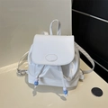 Mini mochila blanca de cuero para niñas con cierre de cordón y cuentas de colores - Blanco