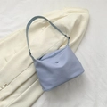 Bolso de hombro hobo azul claro en nailon con hebilla redonda para el verano - Azul