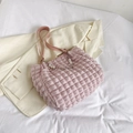 Chic pink bubble pleated tote bag with pearl chain detail and soft cloud-like texture - With Pendant / Pink