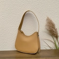 Bolso tipo cubo de media luna caqui en piel PU suave con correa ajustable - Caqui