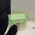 Schicke mintgrüne Stepptasche mit Knotengriff und silberner Drehverschluss-Schnalle - Grün