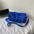 Grande borsa sportiva blu brillante impermeabile con cinghie regolabili e fibbia nera - Grande / Blu