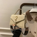 Borsa a tracolla vintage crema con cinturino etnico e fibbia dorata alla moda - Bianco Sporco