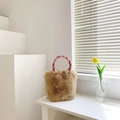 Sac seau en fourrure marron clair avec anses tressées roses et bandoulière dorée - Khaki Sans Pendentif