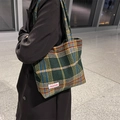 Bolso tote de tweed a cuadros retro en verde oscuro y amarillo con parche Fashion rojo - Verde