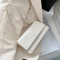 Bolso de hombro minimalista blanco marfil en cuero con elegantes detalles dorados - Blanco