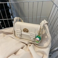 Borsa a tracolla in pelle PU bianco crema con toppa a cucciolo e ciondolo a dinosauro - Bianco Sporco