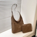 Borsa hobo scamosciata marrone scuro con tracolla regolabile e pochette coordinata set - Marrone