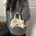 Beige Mini-Umhängetasche mit großer Schleife und Sternnieten für modische Frauen - Weiß