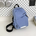 Marsupio in nylon azzurro con logo a lettere nere e design con strisce bianche - Blu Senza Ciondolo