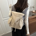 Mochila de peluche beige con orejas de conejo y textura suave de lana - Caqui