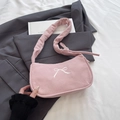 Borsa a tracolla in velluto rosa con ricamo a fiocco bianco e manico annodato - Rosa