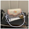 Détail du sac à rabat rose à pois avec nœud bleu et porte-clés ours mignon - Bleu Brume (Avec Pendentif Ours en Peluche)