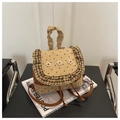 Détail du mini sac à dos floral avec pois et appliqués de fleurs blanches en 3D - Kaki