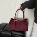 Borsa tote minimalista bordeaux in pelle scamosciata con patchwork e fibbia dorata - Rosso