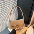 Sac sous le bras beige vintage avec texture cuir craquelé et boucle dorée - Kaki