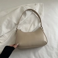 Elegante borsa hobo color crema in ecopelle con stampa testo Fashion & Bags - Cachi