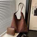 Ensemble cabas vintage en daim comprenant un grand sac marron foncé et une pochette - Style de base / Marron