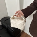 Mini borsa chic bianco crema con trapuntatura a cuore e finiture dorate - Bianco