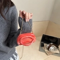 Mini Abendtasche in Orange Marmor-Optik mit Vintage-Metallgriff und goldener Kette - Rot