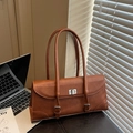 Borsa baguette vintage marrone con doppia tracolla e fibbia in metallo argentato - Marrone