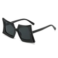 Gafas de sol cuadradas negras extragrandes con tachuelas plateadas y diseño vanguardista - Régulier / Montura Negro Brillante Lentes Grises