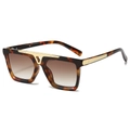 Flat top square tortoise sunglasses with gradient brown lenses and V-shaped gold metal bridge - Regular / Leopard Frame Gradient Tea Lenses