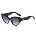 Occhiali da sole cat-eye moderni con montatura nera, lenti sfumate e logo dorato - Montatura Nera Doppio Grigio