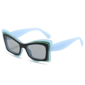 Occhiali da sole a farfalla oversize con montatura multistrato blu e verde e lenti grigie - Montatura Blu Lenti Grigio Sfumato