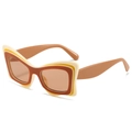 Lunettes de soleil papillon avec couches crème jaune et marron et verres teintés - Standard / Régulier (TVA 13 % incluse) monture kaki avec verres thé clair
