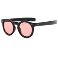 Lunettes de soleil rétro monture ronde noire avec verres roses et rivets argentés - Monture noire verres rouges