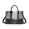 Sac cabas à motif serpent gris et noir, finition brillante et détails dorés - Gris