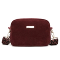 Sac bandoulière bordeaux en daim avec large sangle ethnique géométrique et boucles dorées - Rouge