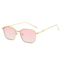 Gafas de sol cuadradas de metal con montura dorada y lentes rosas degradadas - Régulier / Montura Dorada Lentes Degradadas Rosas