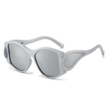 Futuristische ovale Sonnenbrille in Silber mit seitlichem Flügel-Design im Punk-Stil - Normal / Standard (inkl. 13 % MwSt.) Silberrahmen mit silber verspiegelten Gläsern