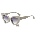 Occhiali da sole cat-eye beige con cristalli a goccia e lenti sfumate alla moda - Montatura Grigia Lenti Grigie