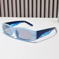 Schicke blaue rechteckige Sonnenbrille mit transparentem Rahmen und gemusterten Bügeln - Normal / Blauer Rahmen Hellgraue Gläser