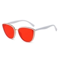 Lunettes de soleil œil-de-chat blanches avec verres rouges et détails en métal doré - Monture Blanche Verres Rouges