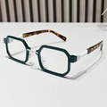 Retro hip-hop square sunglasses with dark green frames and tortoiseshell temples - Green Frame