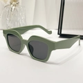 Chic dark green thick frame sunglasses with grey lenses in modern retro style - Regular / Green Frame Grey Lens
