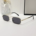 Lunettes de soleil rétro à double pont avec monture dorée et verres gris foncé - Monture Dorée Verres Gris