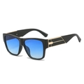 Lunettes de soleil carrées avec monture noire, verres dégradés bleus et détails dorés - Standard / Monture Noire Verres Dégradés Bleus