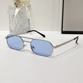 Lunettes de soleil carrées en métal argenté avec verres bleu clair style rétro - Monture Argent Verres Bleus