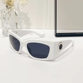 Lunettes de soleil rétro à monture blanche avec verres foncés et anneau argenté - Standard / Standard (incluant facture TVA 13 %) monture blanche verres gris complet