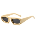 Occhiali da sole rettangolari beige con montatura interna in metallo dorato e lenti scure - Standard / Montatura crema standard con lenti grigie